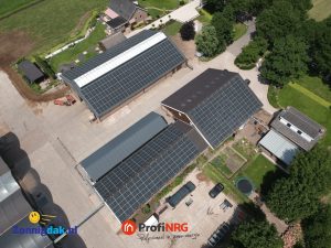 Zonnepanelen op boeren dak zonnigdak